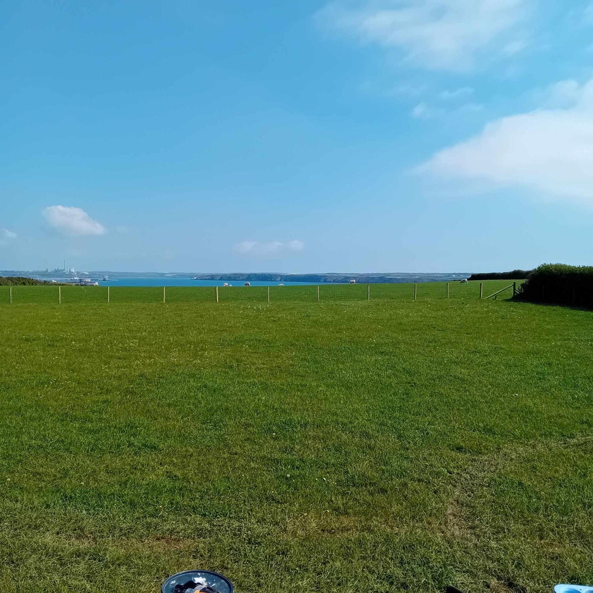 Coast Path Camping Saint Ishmaels  외부 사진